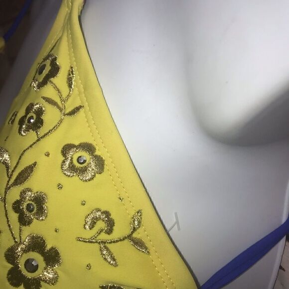 NEW Xhilaration Yellow/Gold Triangle Bikini Top M - Picture 3 of 7